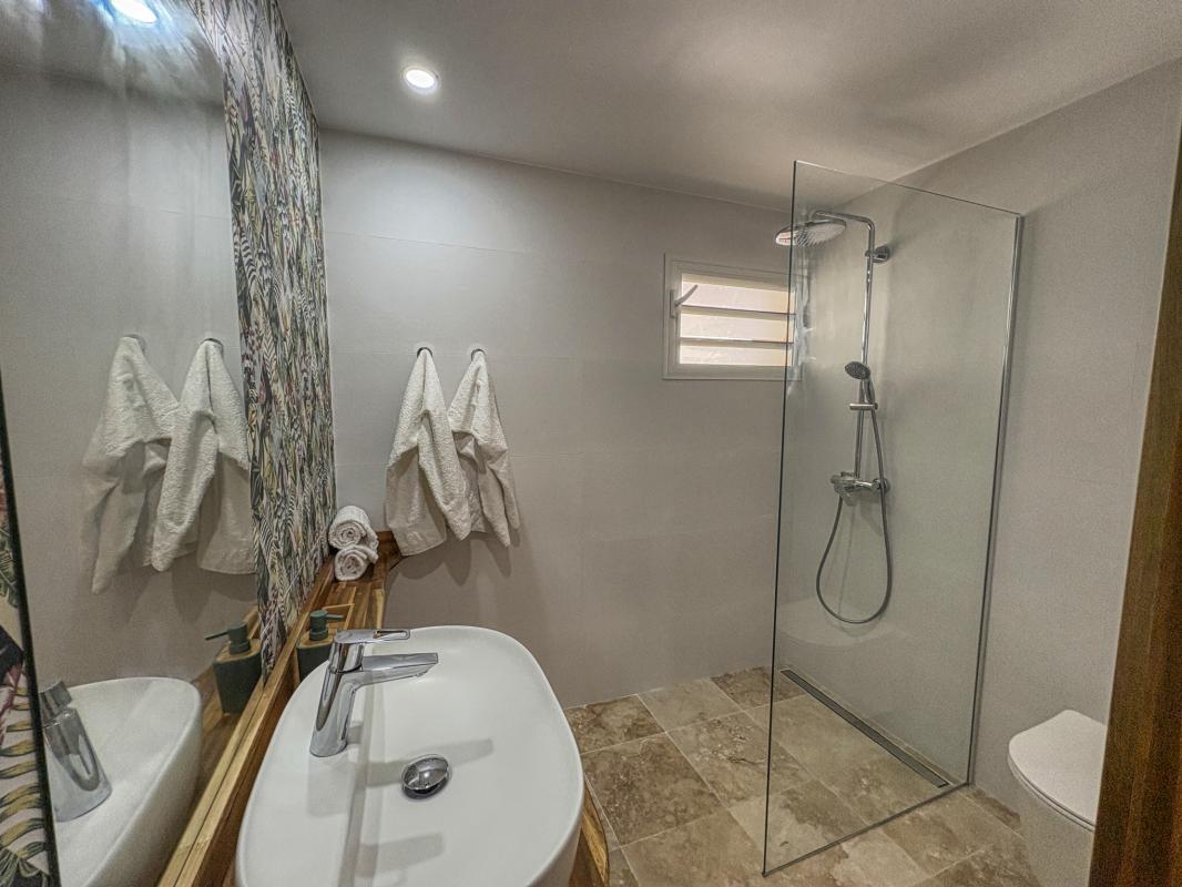 44.Location villa piscine Sainte Anne Guadeloupe_Suite 4 vue mer